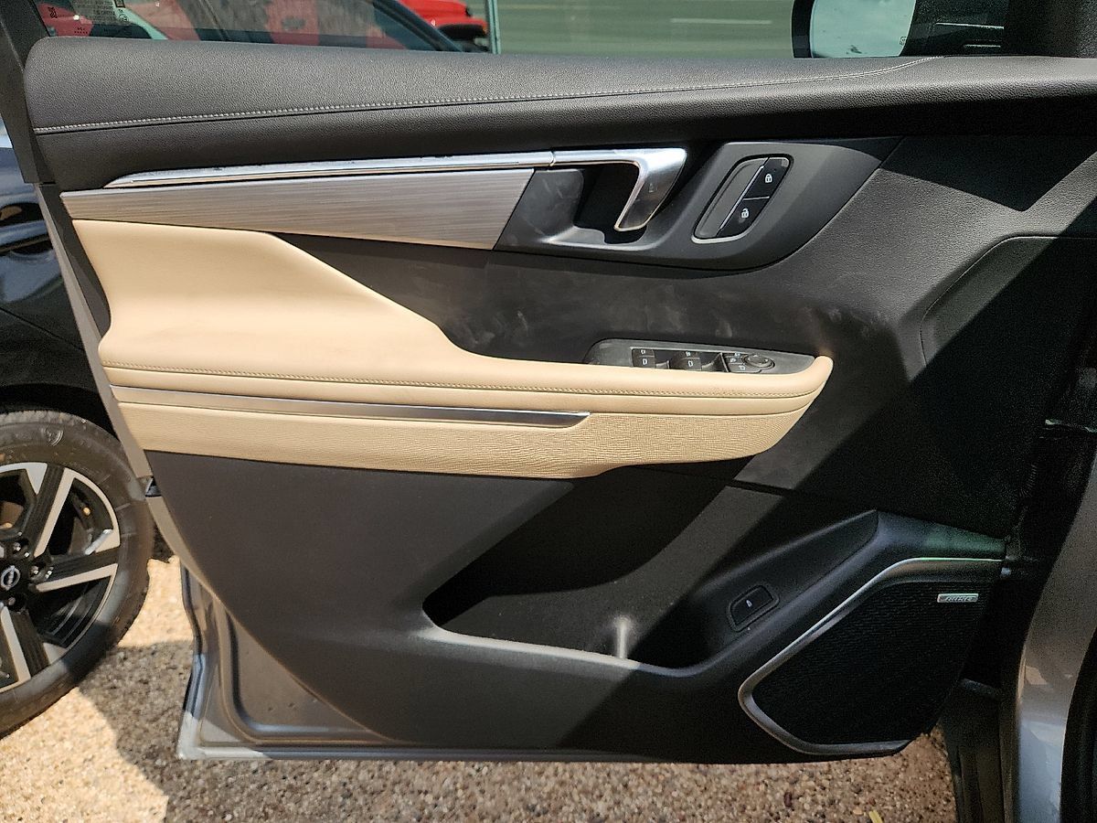 Used 2025 Buick Enclave Preferred FWD image 6
