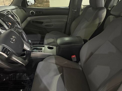 Used 2013 Toyota Tacoma 4x4 Access Cab V6 w/ TRD Sport Pkg image 21