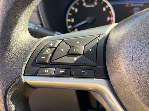 Used 2025 Nissan Altima 2.5 SV image 14