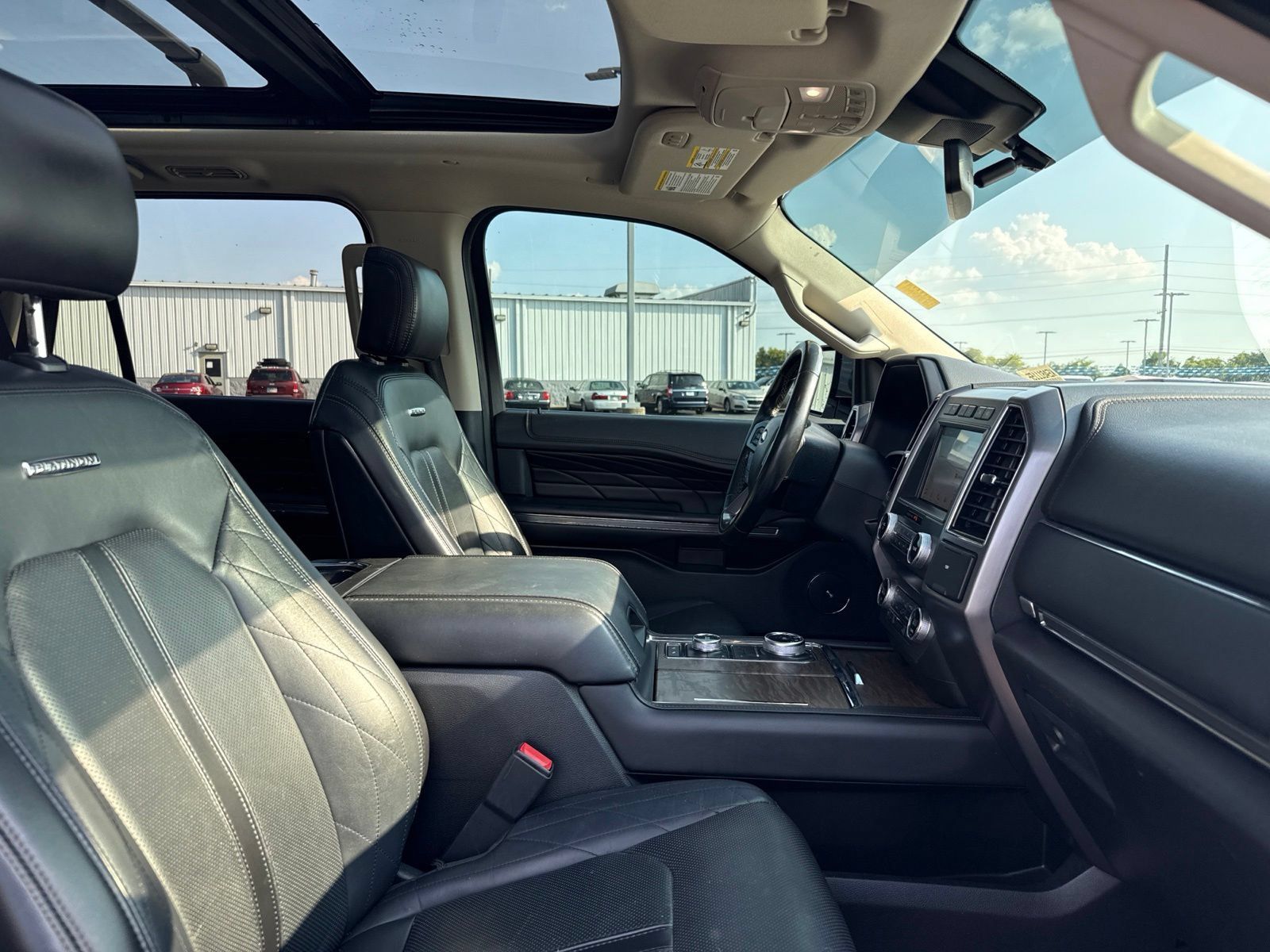 Used 2019 Ford Expedition Platinum AWD/4WD image 16