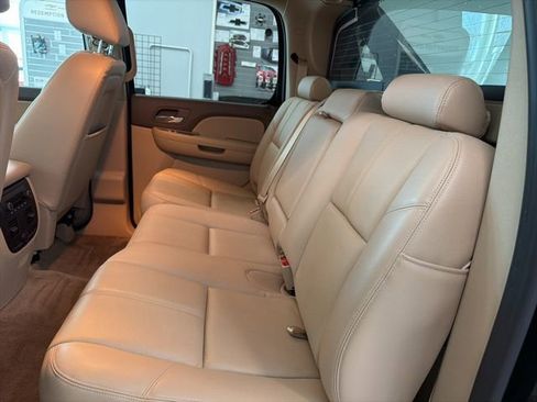 Used 2013 Chevrolet Avalanche LT w/ Suspension Package, Off-Road image 23