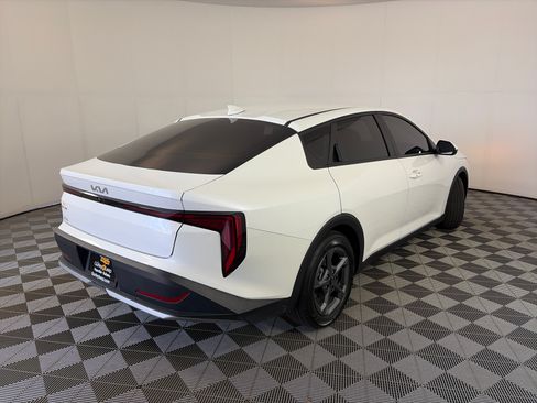 Used 2025 Kia K4 FWD image 10