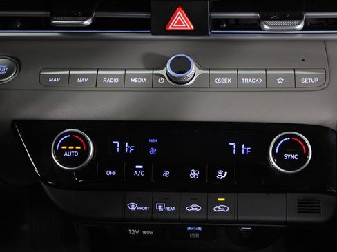 Certified 2024 Hyundai Elantra SEL FWD image 22