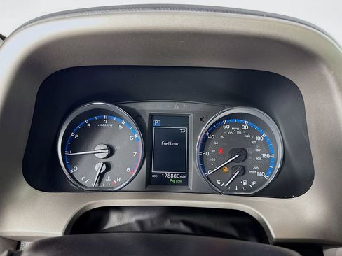 Used 2017 Toyota RAV4 Limited image 17