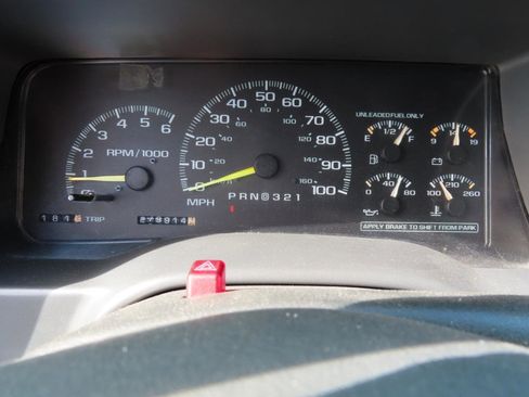 Used 1999 Chevrolet Suburban 2500 w/ Preferred Equipment Group 3 AWD/4WD image 32