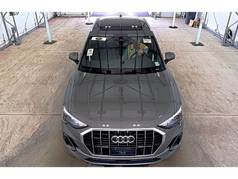 Used 2022 Audi Q3 2.0T Premium AWD/4WD image 2