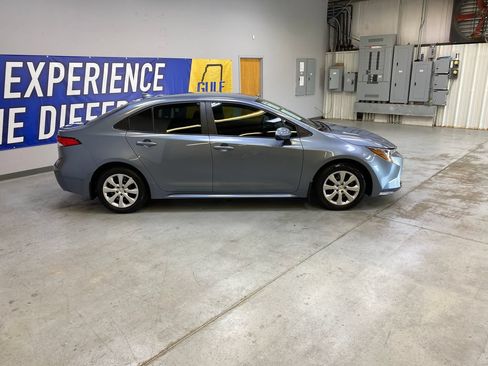 Used 2025 Toyota Corolla LE FWD image 8