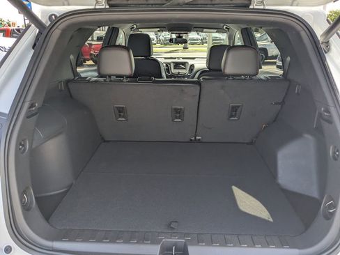 Used 2024 Chevrolet Equinox RS FWD image 12