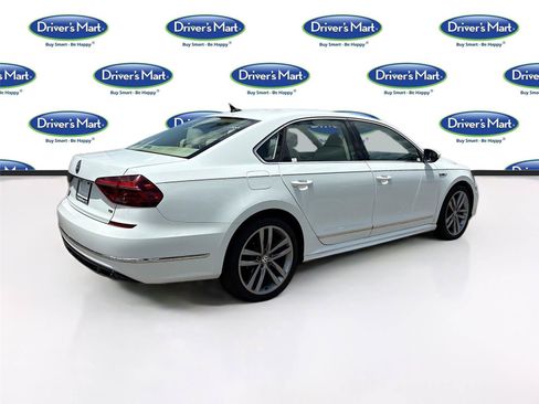 Used 2017 Volkswagen Passat 1.8T R-Line w/ R-Line Lighting Package FWD image 7