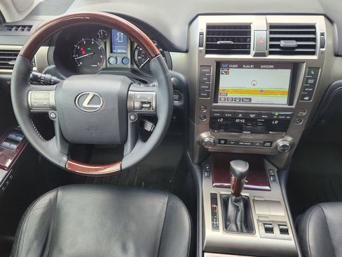 Used 2014 Lexus GX 460 w/ Premium Package image 28