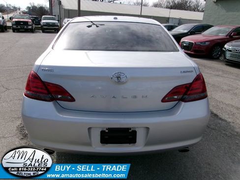 Used 2010 Toyota Avalon XL image 3