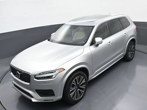 Used 2022 Volvo XC90 T6 Momentum w/ Advanced Package AWD/4WD image 32