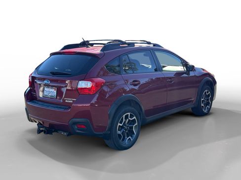 Used 2017 Subaru Crosstrek 2.0i Premium image 5