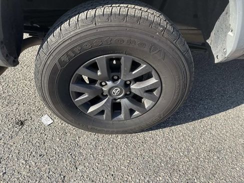 Certified 2021 Toyota Tacoma SR5 image 9