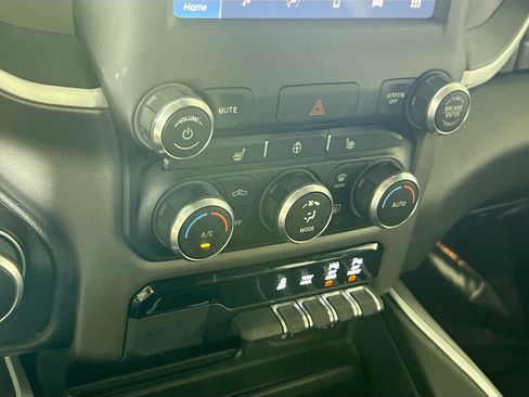 Used 2022 RAM 1500 Big Horn AWD/4WD image 15
