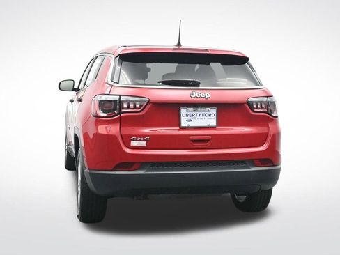 Used 2023 Jeep Compass Sport image 9