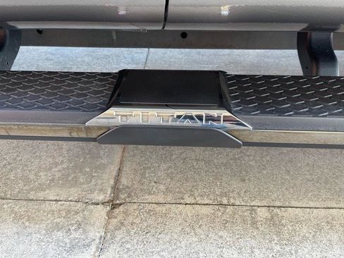 Used 2016 Nissan Titan Platinum Reserve image 21