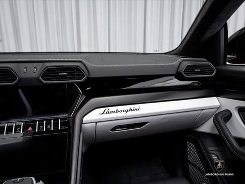 Used 2024 Lamborghini Urus S AWD/4WD image 36