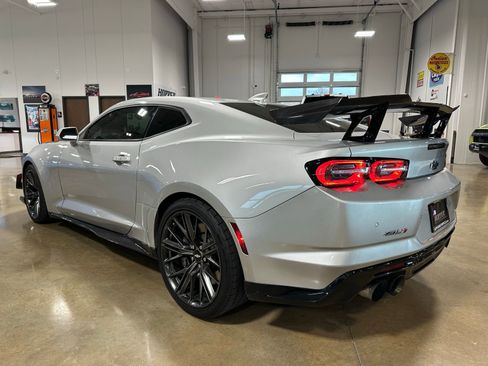 Used 2019 Chevrolet Camaro ZL1 image 21