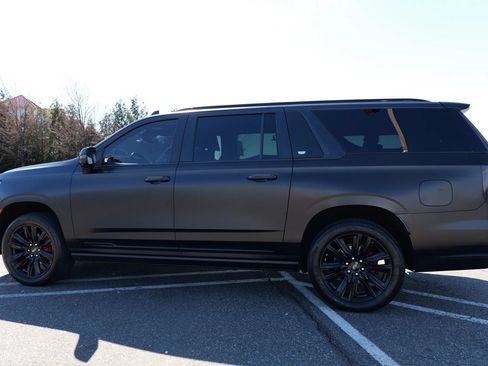 Used 2022 Cadillac Escalade ESV Sport Platinum AWD/4WD image 5