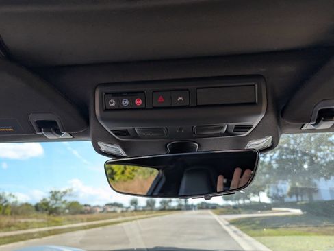 Used 2025 Chevrolet Corvette Z06 image 23