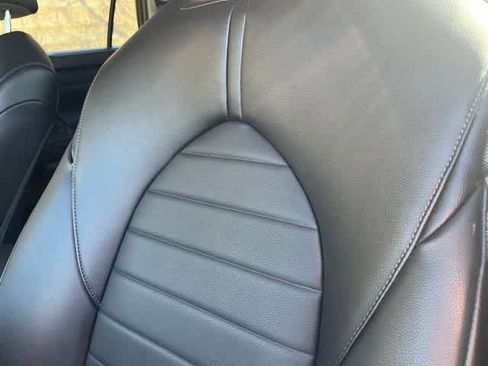 Used 2024 Toyota Highlander XLE image 7