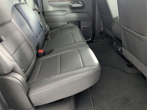 Certified 2025 GMC Sierra 1500 SLT image 30