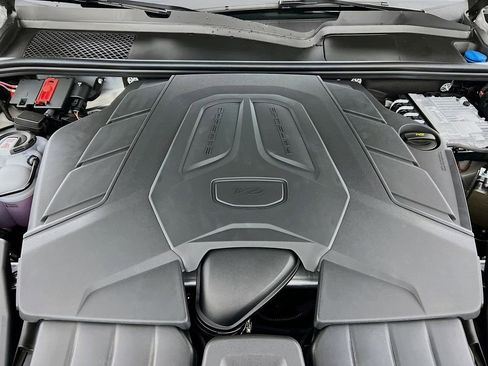 New 2026 Porsche Cayenne Base image 32