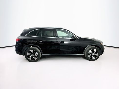 Used 2024 Mercedes-Benz GLC 300 4MATIC image 10