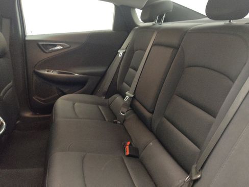 Used 2025 Chevrolet Malibu LT FWD image 18