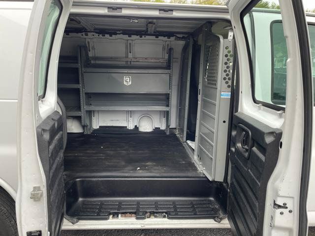 Used 2017 Chevrolet Express 2500 RWD image 22
