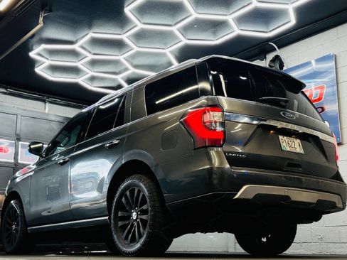 Used 2019 Ford Expedition Limited w/ Equipment Group 301A AWD/4WD image 11