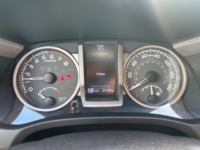 Used 2016 Toyota Tacoma SR5 AWD/4WD image 13