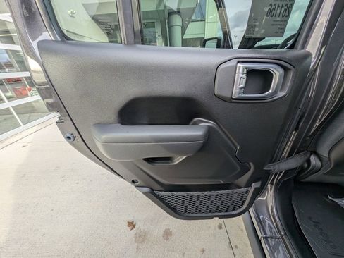 New 2026 Jeep Wrangler Unlimited Rubicon image 39