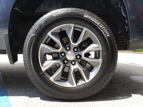 Used 2022 Chevrolet Silverado 1500 LT AWD/4WD image 18