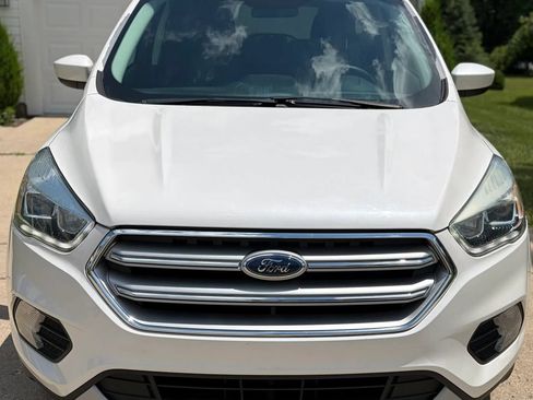 Used 2017 Ford Escape SE w/ Equipment Group 201A AWD/4WD image 2
