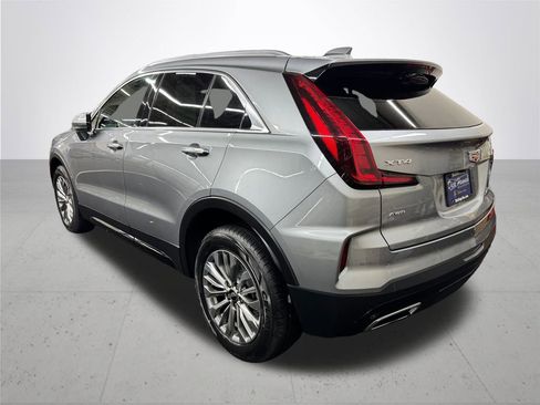 Used 2024 Cadillac XT4 Premium Luxury image 4
