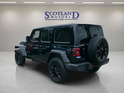 Used 2025 Jeep Wrangler Unlimited Sahara w/ Safety Group AWD/4WD image 8