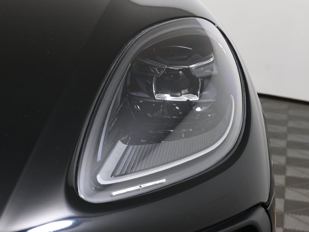 Used 2024 Porsche Macan GTS AWD/4WD image 11