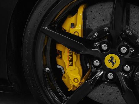 Used 2018 Ferrari 488 Spider RWD image 5