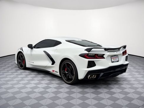 Used 2022 Chevrolet Corvette Stingray Premium Cpe w/ Z51 Performance Package RWD image 3