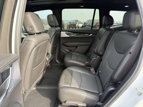 Used 2025 Cadillac XT6 Premium Luxury w/ Technology Package image 16