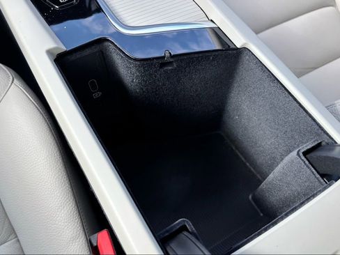 Certified 2023 Volvo XC60 B5 Core w/ Climate Package image 9