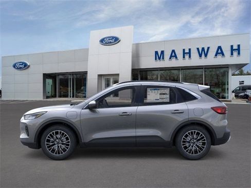 New 2026 Ford Escape SE image 3