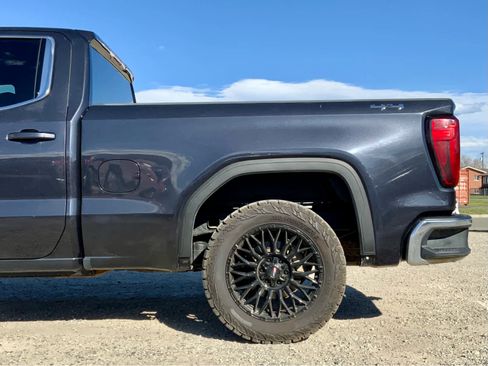 Used 2023 GMC Sierra 1500 SLE w/ Enhanced Capability Package AWD/4WD image 12