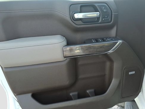 Used 2021 Chevrolet Silverado 1500 LTZ w/ Technology Package AWD/4WD image 17