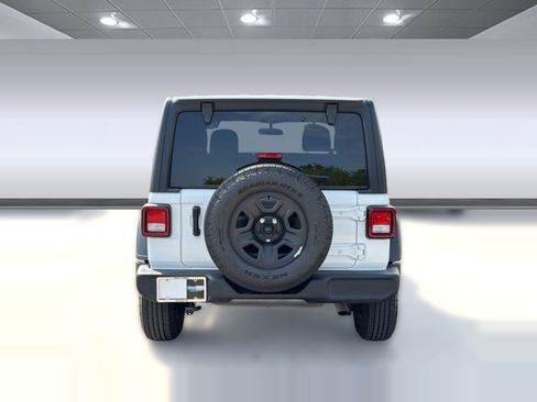 Used 2025 Jeep Wrangler Sport AWD/4WD image 10