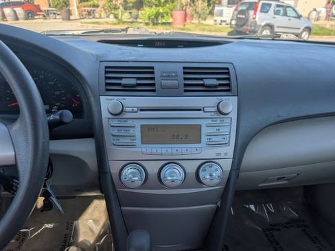 Used 2009 Toyota Camry FWD image 10
