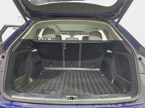 Used 2018 Audi Q5 Prestige w/ Prestige Package image 14