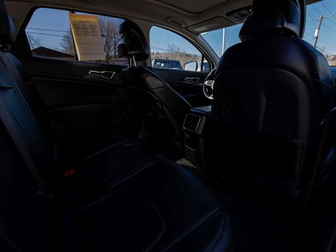 Used 2025 Kia Sportage EX w/ Premium Package image 29